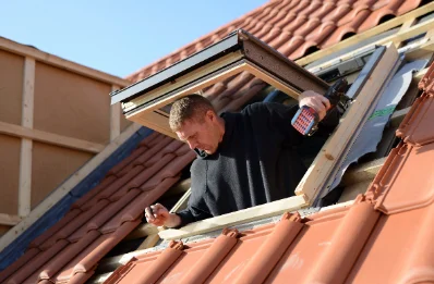 Pose de fenêtres de toit Velux à Vault-de-Lugny